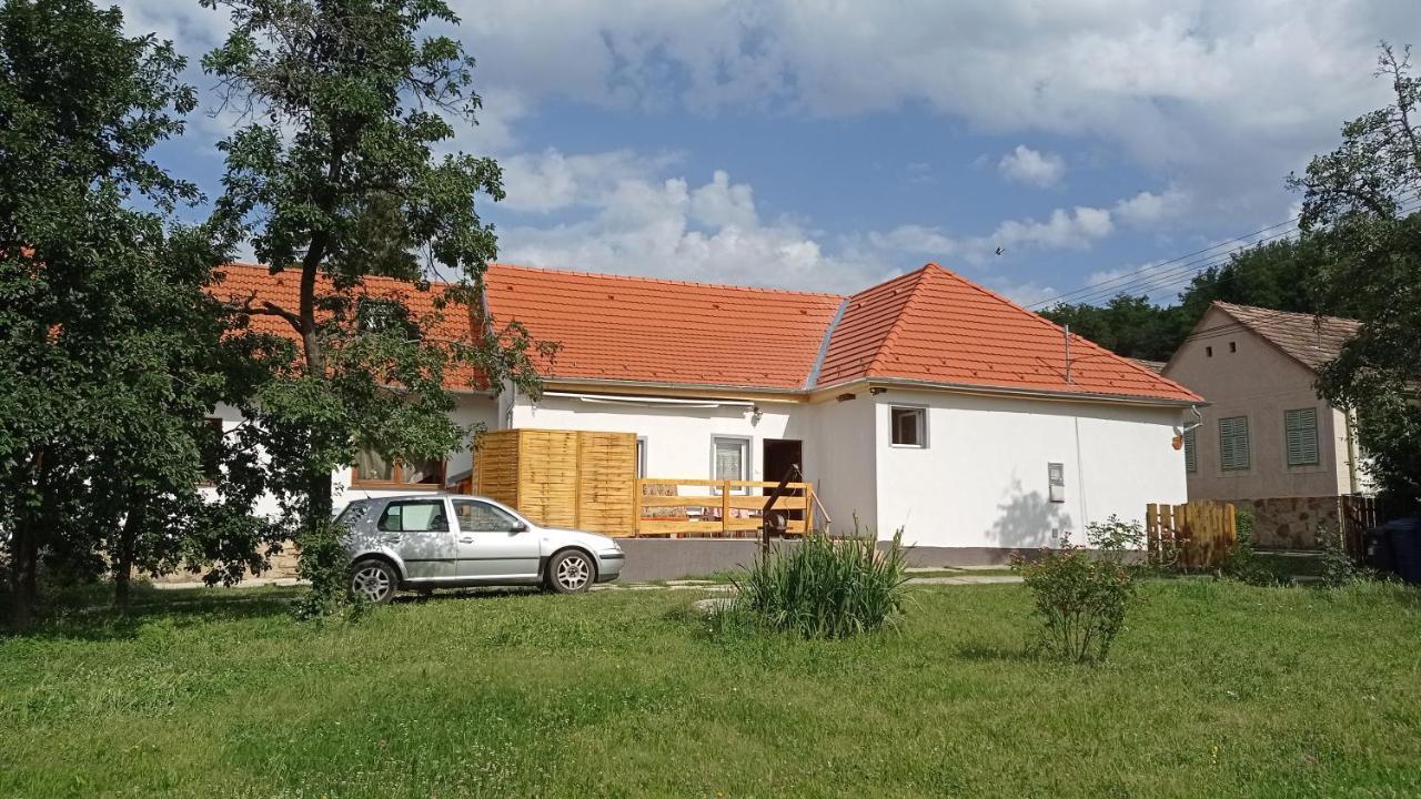 Lovas Vendégház Obanya Exterior foto