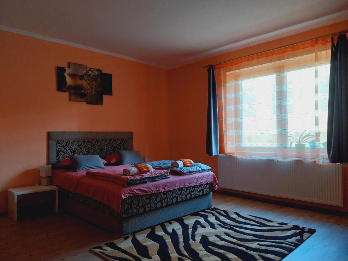 Lovas Vendégház Obanya Exterior foto