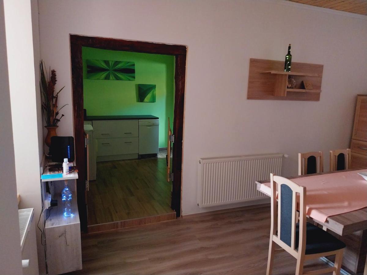 Lovas Vendégház Obanya Exterior foto